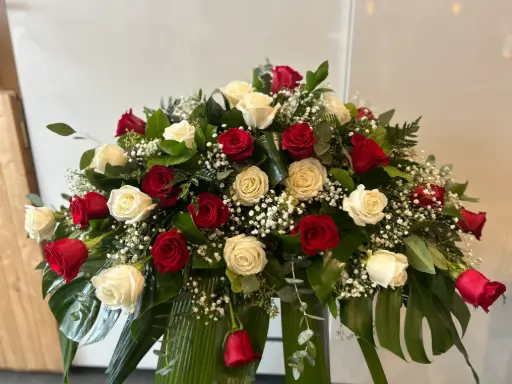 Coussin rose rouge et blanche